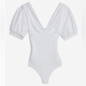 NWT - Express - White embroidered puffy sleeve v-neckline zip-up back, bodysuit